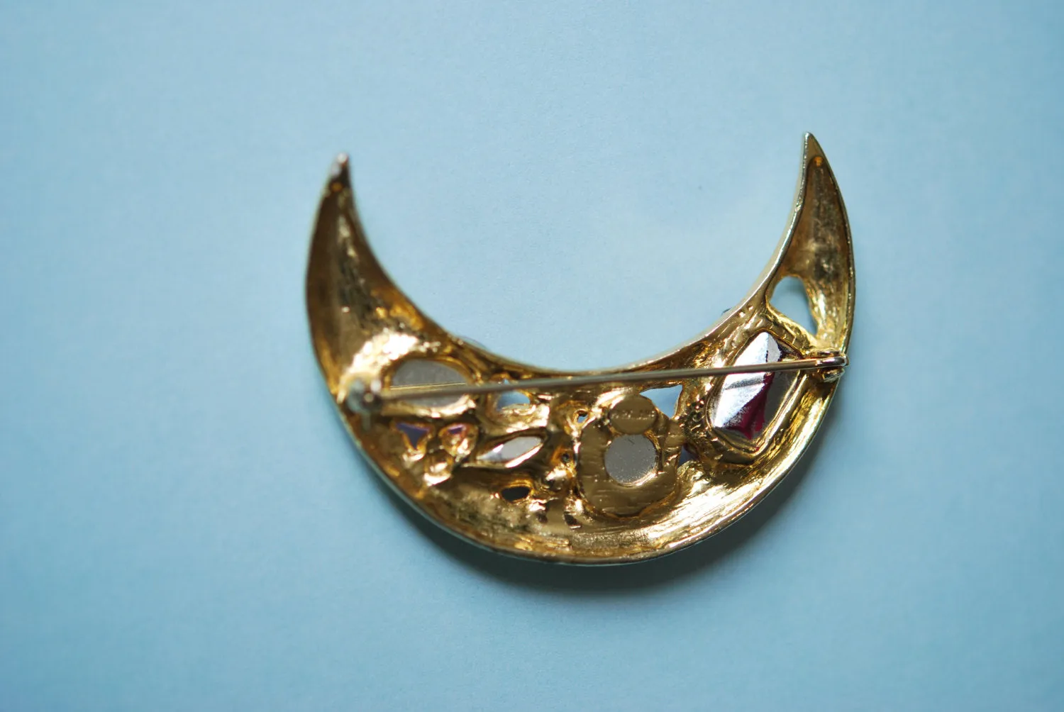 80s Crescent Moon Brooch Retro Pink Jewels