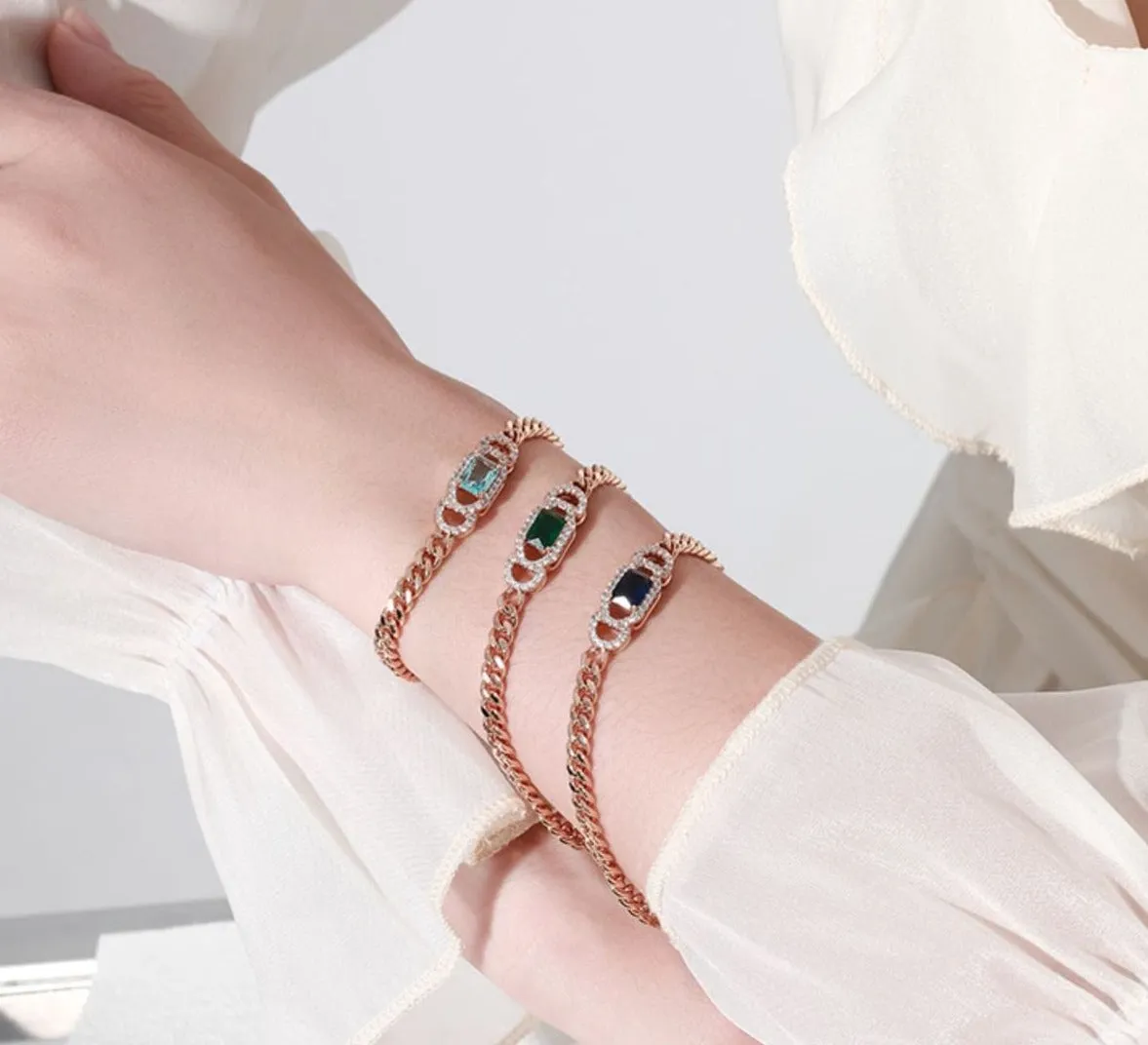 Light luxury retro square inlaid artificial gemstone bracelet for women 2023 new trendy fashion niche high-end sense