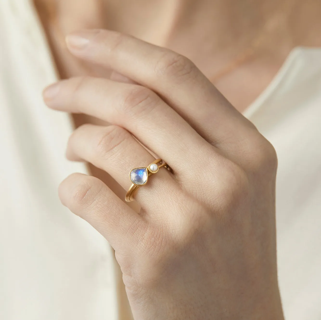 RMR24-OOAK | 0.90 Carat One-of-a-Kind Rainbow Moonstone Ring